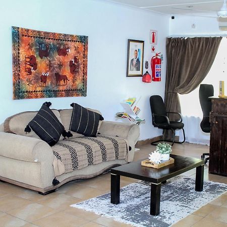 Thamalakane Guest House Maun Esterno foto