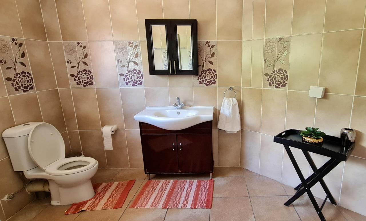Thamalakane Guest House Maun Esterno foto