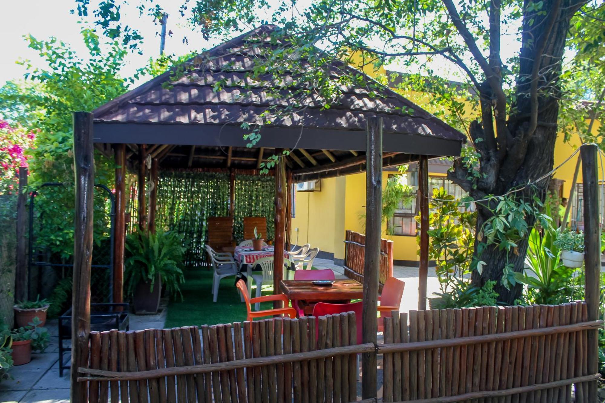 Thamalakane Guest House Maun Esterno foto